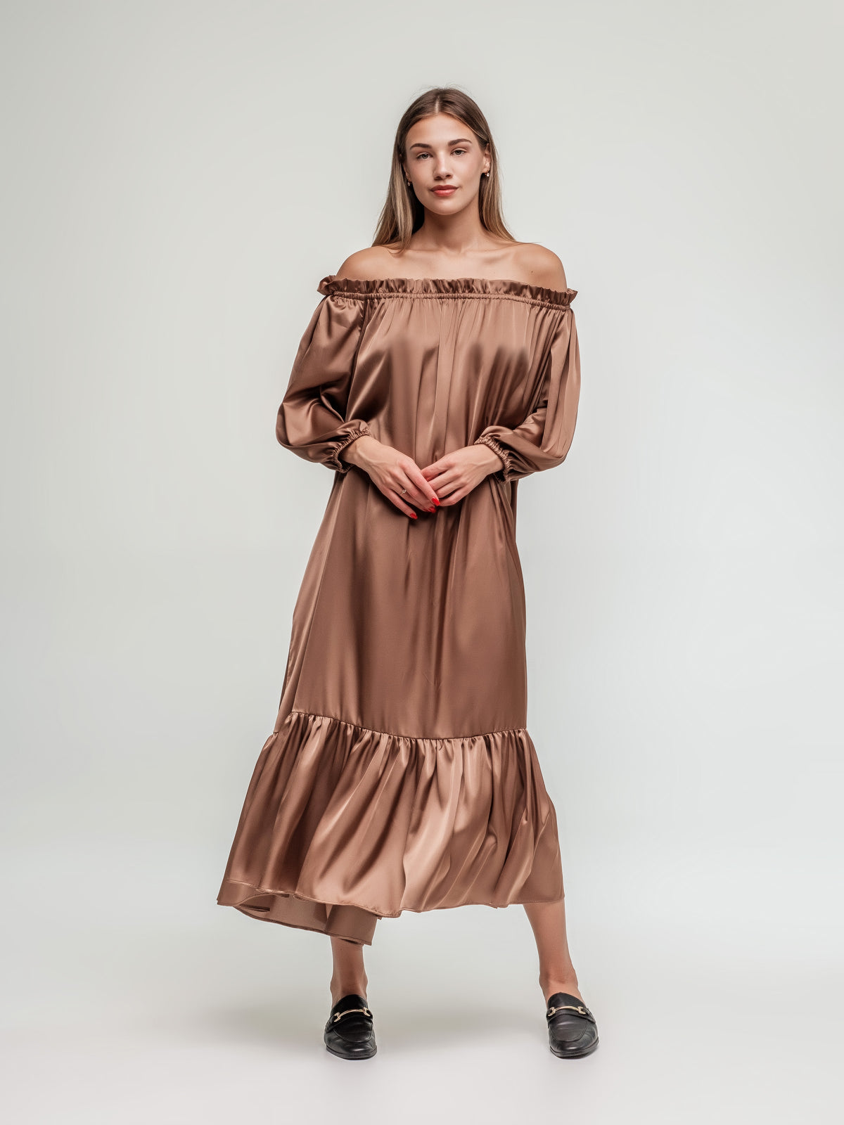Airy dress with frill at the bottom off-shoulder