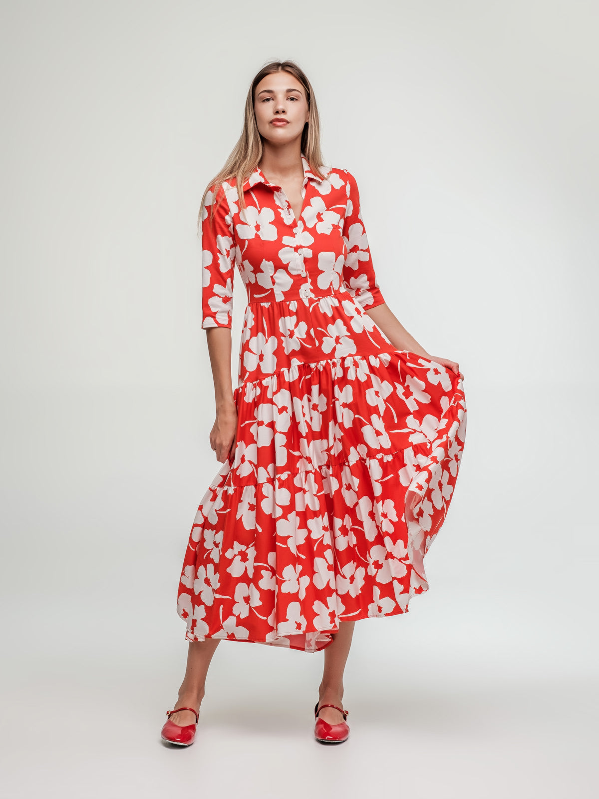 Red cotton dress with collar and flower print