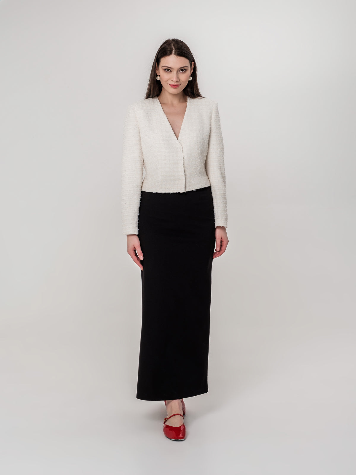 Short white textured blazer V-neck