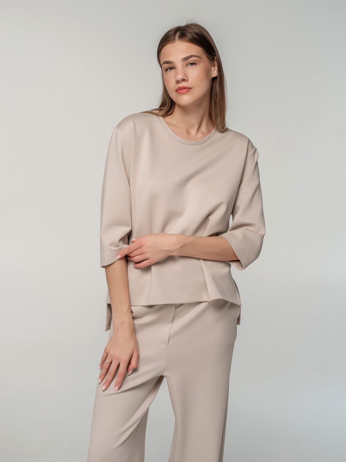 Beige T-Shirt with extended back and half-length sleeves