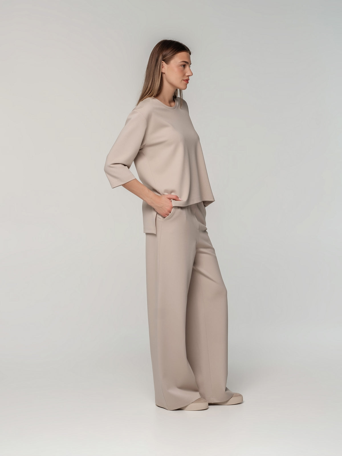Beige T-Shirt with extended back and half-length sleeves