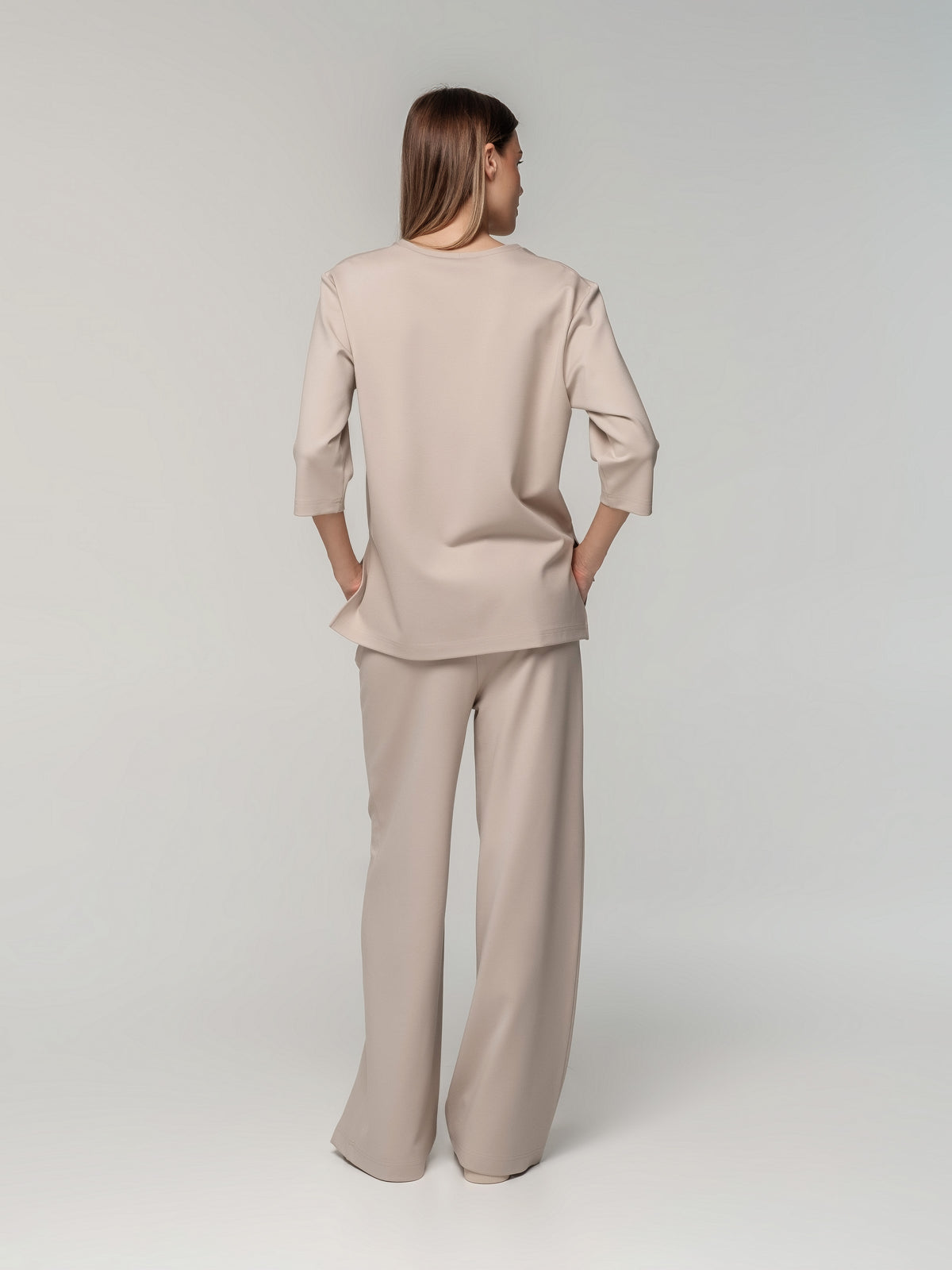 Beige T-Shirt with extended back and half-length sleeves