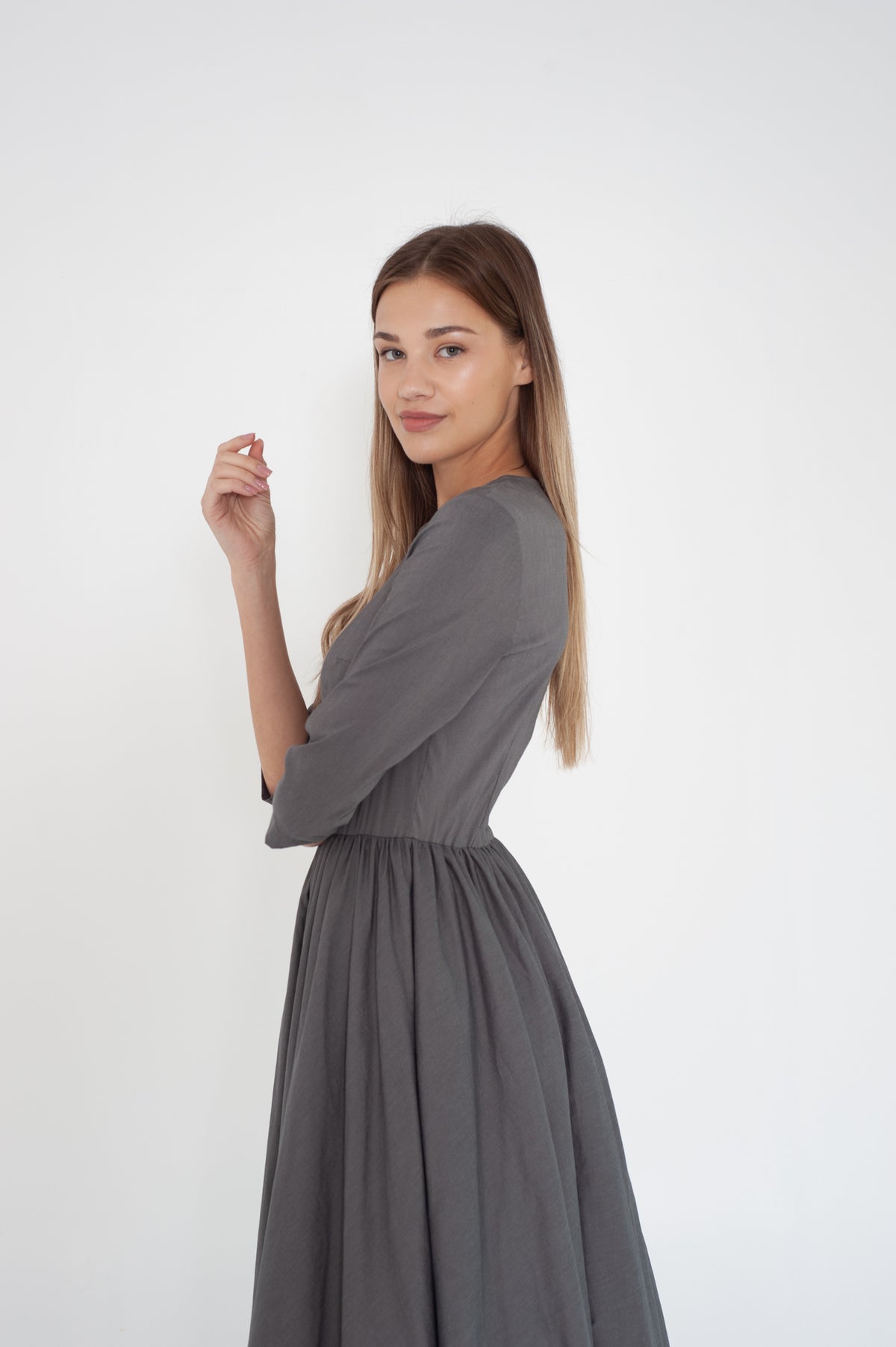 Eleganta, midi, tumši pelēka svinīga kleita