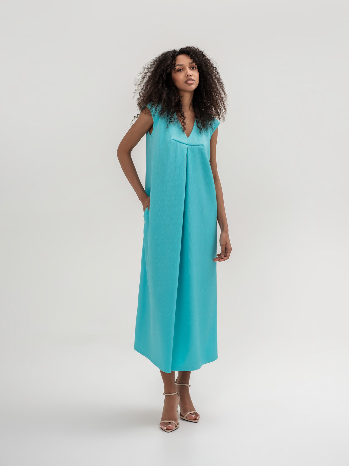 Long mint dress with pockets sleeveless V-neck