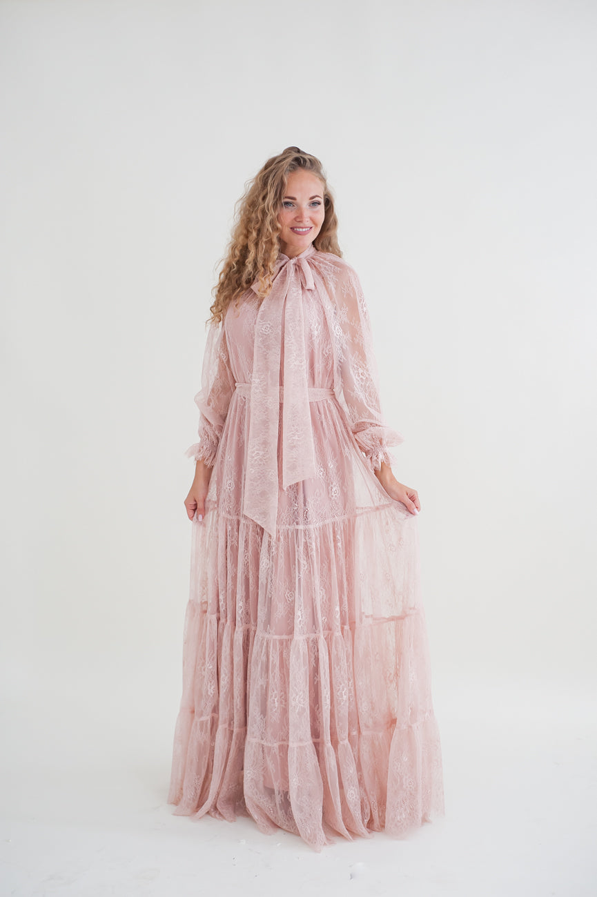 Dusty pink lady- lace maxi dress