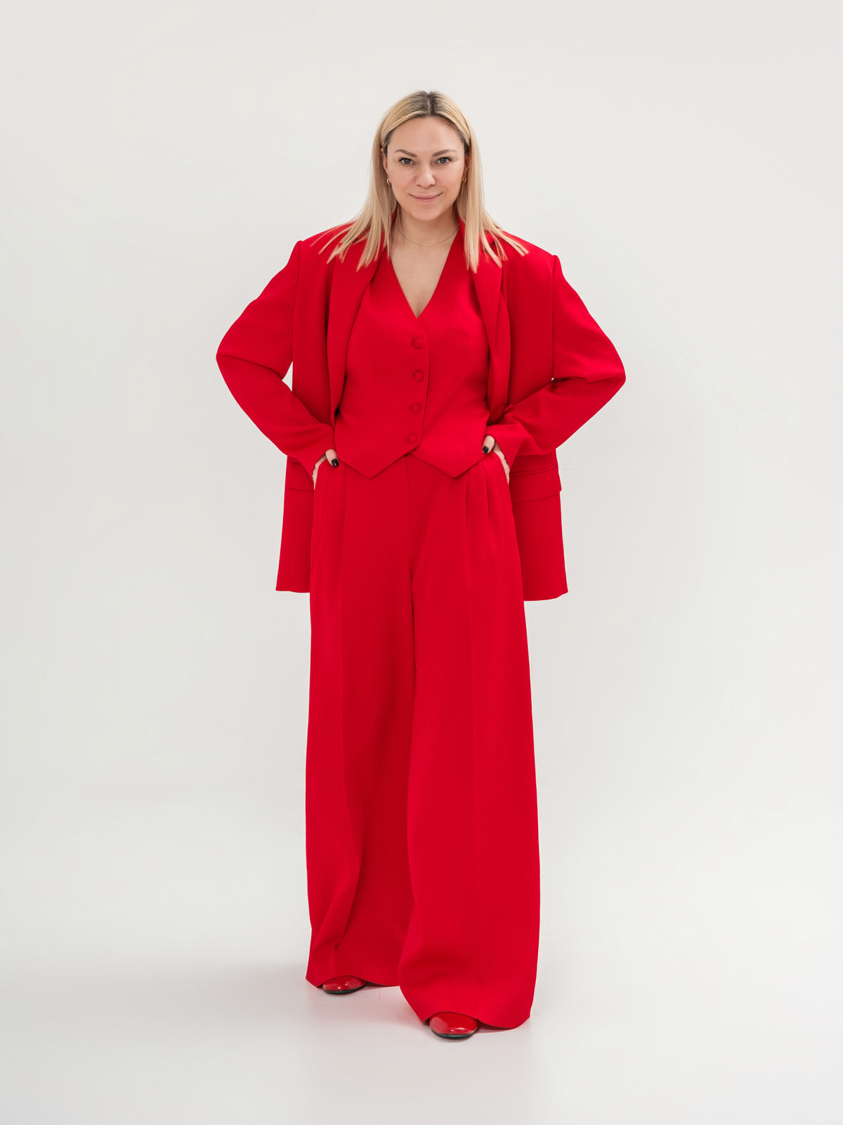 Red oversized jacket vest and trousers/ 3-piece suit