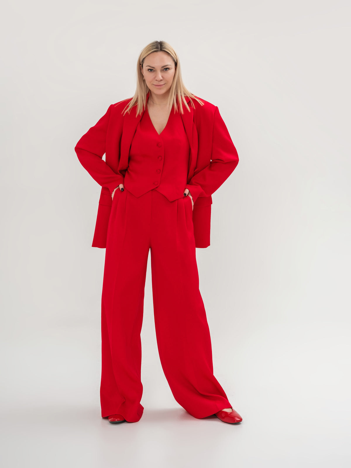 Red oversized jacket vest and trousers/ 3-piece suit