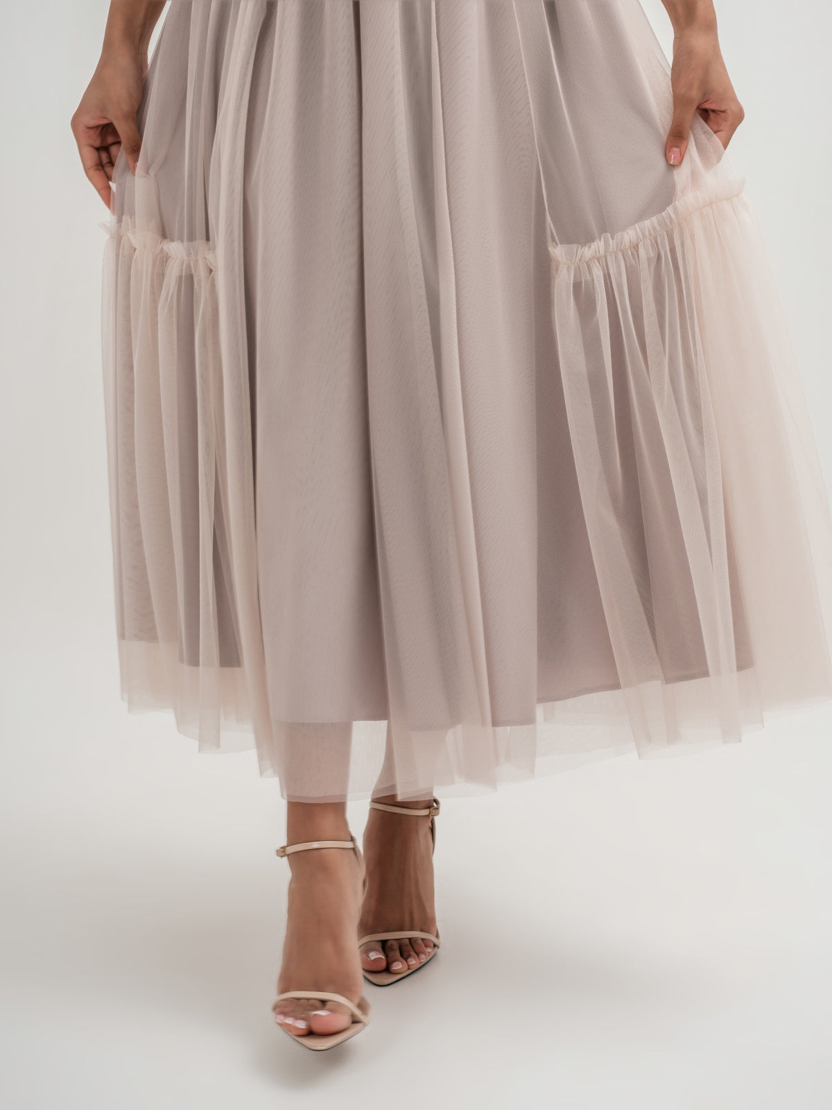 Cappuccino tulle lined skirt with elastic waist one size