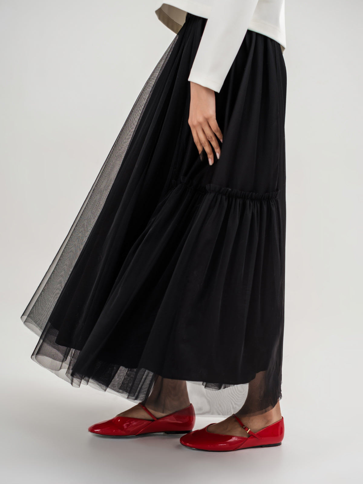 Black tulle lined skirt with elastic waist one size