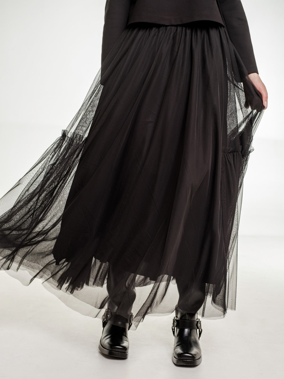 black tulle wide feminine skirt 