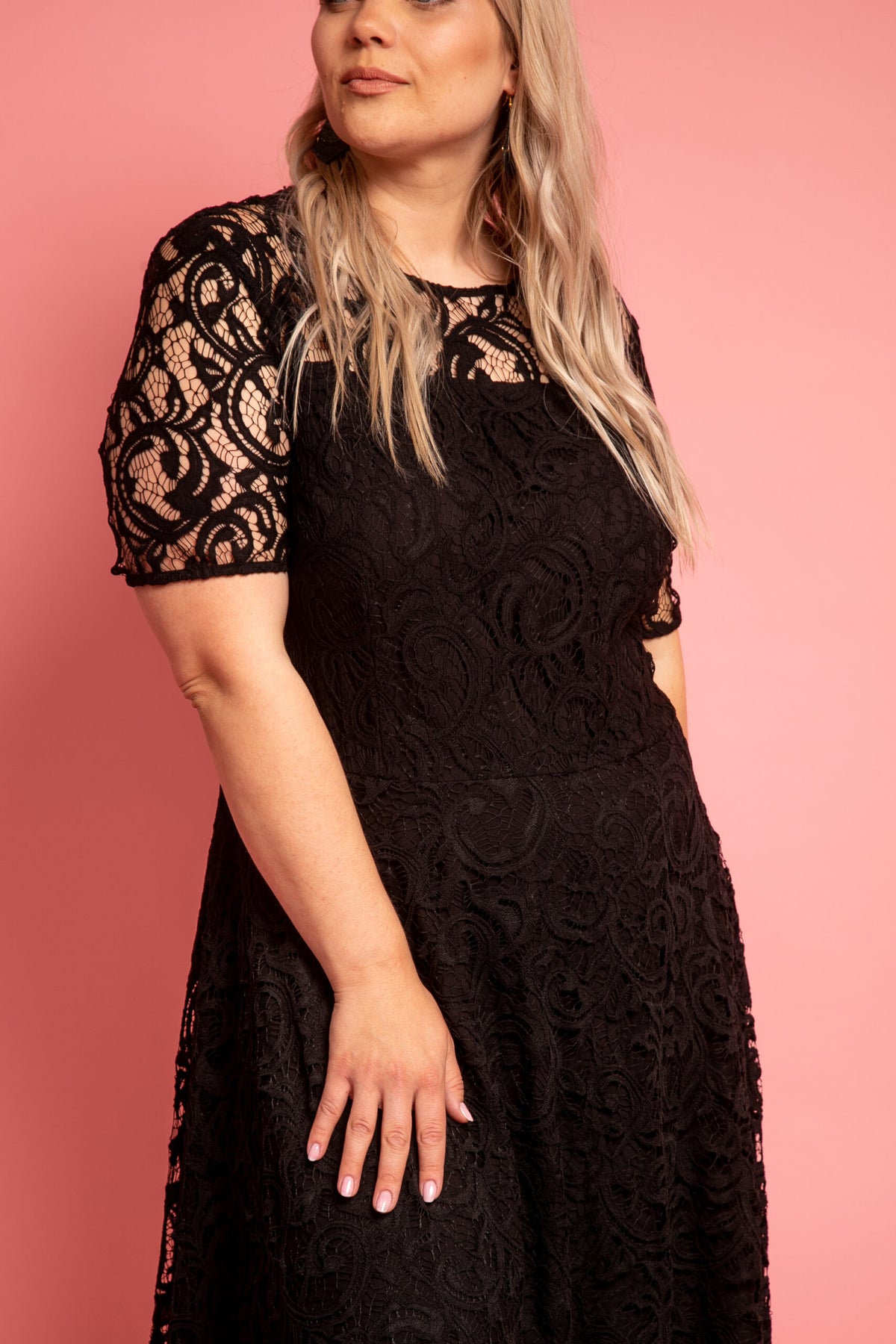 black midi lace dress with black underlining L size short sleeve round neck zipper on the back