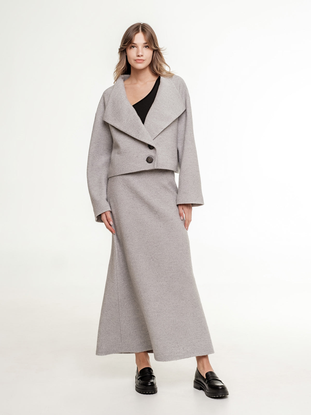 light_grey_wool_set_jacket_and_long_A-shaped_skirt_view_from_the_front